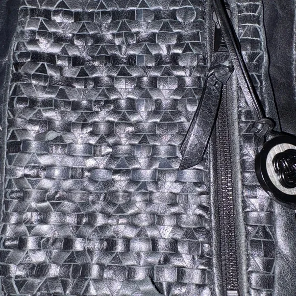 Elliott Lucca Stylish Black Leather Tote Bag - Picture 6 of 12